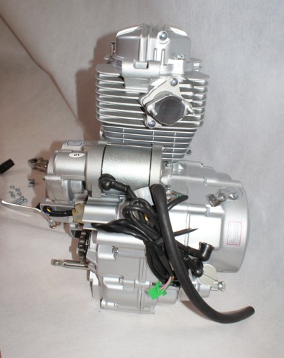 5-СКОРОСТНОЙ ДВИГАТЕЛЬ ОБЪЕМ 125CCM, ВЕРТИКАЛЬНЫЙ - ROMET ZETKA