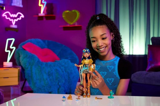 Кукла MATTEL Monster High Клео де Нил (Обновленный внешний вид)