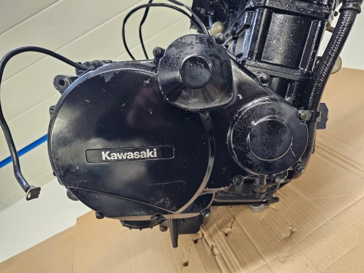 Kawasaki GPZ 1100 ZZR 1100 двигатель в сборе