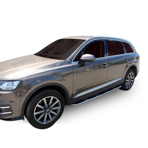 Подножки Audi Q7 2015 года.