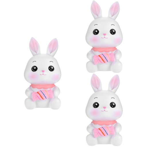 ДЕВУШКА ПОДАРИТ НАСТОЛЬНЫЕ ИГРУШКИ ИГРУШКИ КРОЛИКА
