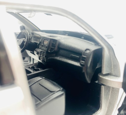 RAM 1500 Crew Cab Laramie 2019 1:27 Motormax 79357 серый