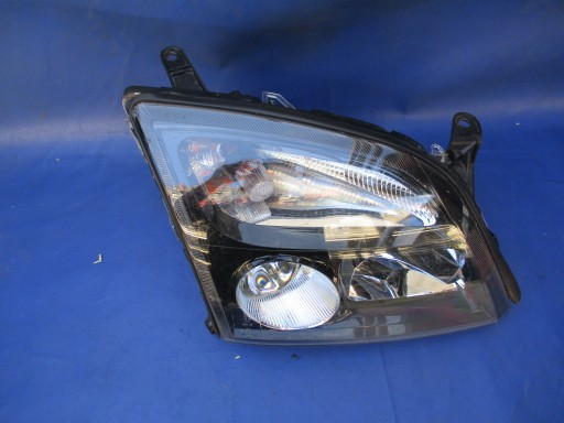 OPEL VECTRA C SIGNUM LAMPA PRZEDNIA PRAWA TYC