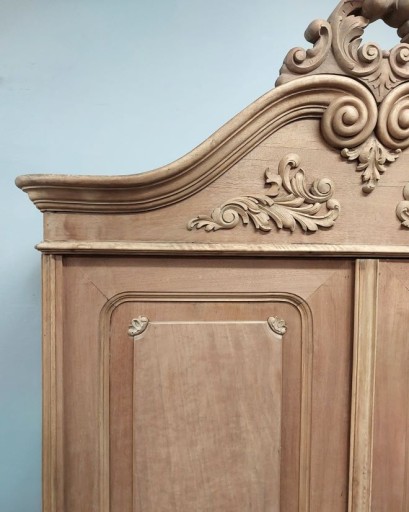 Красивый шкаф из орехового дерева Ludwikowska 3 AntiquesBrands