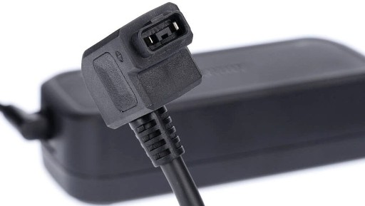 Зарядное устройство Shimano EC-E8004 для BM-E6000/E8010 Steps