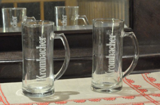 Krombacher две фирменные стеклянные кружки 0,5л.