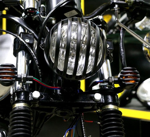 KIERUNKOWSKAZY CHOPPER RETRO CAFE RACER HARLEY