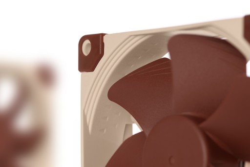 ВЕНТИЛЯТОР NOCTUA NF-A9 5 В ШИМ 92 мм 2000 об/мин 4-контактный