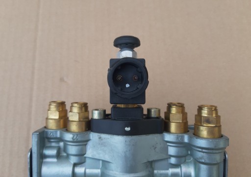 Подъемный клапан оси Haldex 338058121
