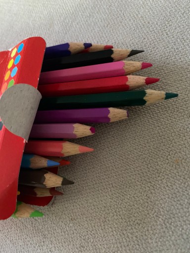 Мелки-карандаши Faber-Castell 24 шт с ластиком