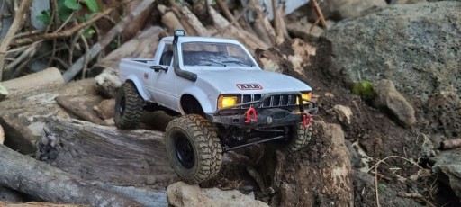 WPL C-24 4WD ВНЕДОРОЖНЫЙ АВТОМОБИЛЬ С ДИСТАНЦИОННЫМ УПРАВЛЕНИЕМ