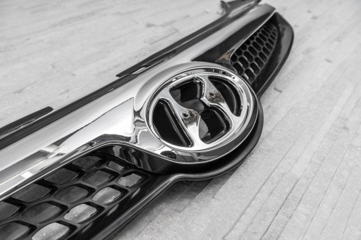 HYUNDAI i30 I 07-11 РЕШЕТКА ПЕРЕДНЯЯ ХРОМ 863512L000