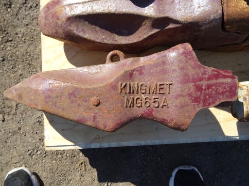 ЗУБЬЯ КОВША KINGMET MG65A 1MG65WC3 6 ШТ.