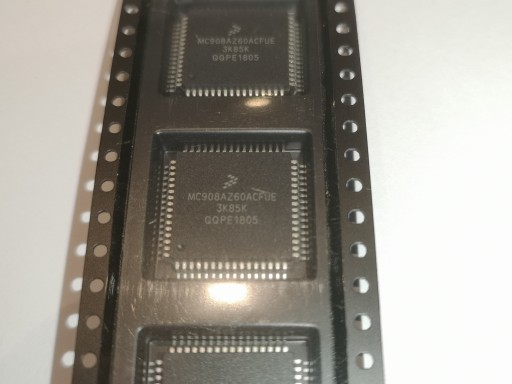 Motorola Freescale MC908AZ60ACFUE 3k85k, а не 2j74y