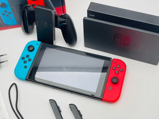 НАБОР КОНСОЛИ NINTENDO SWITCH V2 32 ГБ