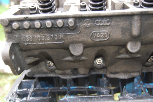 GŁOWICA VW PASSAT B6 2.0 TDI BMP 038103373R V420