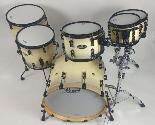 Дизайн змеи от PEARL Masterworks Moose's Snake