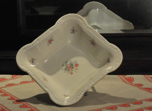 Koenigszelt Karola ecru квадратный салатник 24,5 x 24,5 x 6,5 см цветы