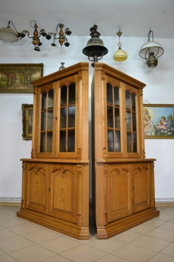 ДУБОВЫЕ УГЛОВЫЕ ВИТРИНКИ НАБОР 2 шт.