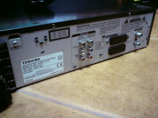 TOSHIBA RD-XV48DT комбо 3в1 DVD VHS HDD-рекордер Видеомагнитофон HDMI