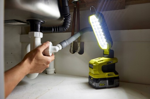 RYOBI TORCH АККУМУЛЯТОРНАЯ ЛАМПА ДЛЯ МАСТЕРСКИХ БЕЗ АККУМУЛЯТОРА R18ALP-0