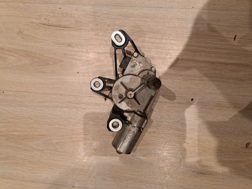 Электродвигатель заднего стеклоочистителя VW Fox 5z6955771