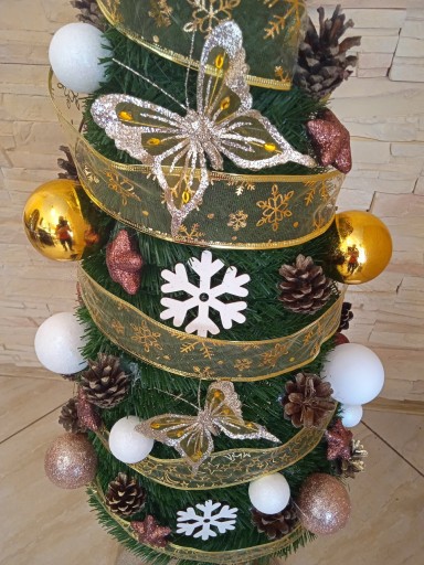Елка на стволе, конус, 200 см, со светодиодным декором.