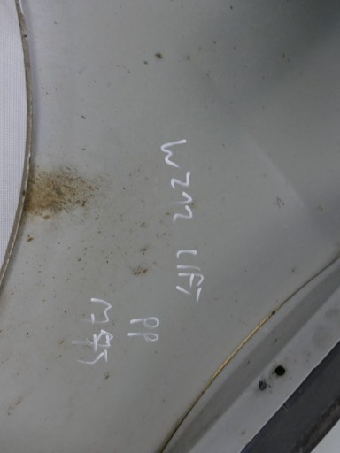 MERCEDES W212 LIFT BŁOTNIK PRAWY PRZÓD PRZEDNI 775