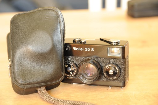 Rollei 35S - размер Sonnar 2,8/40 - красивый и функциональный в футляре
