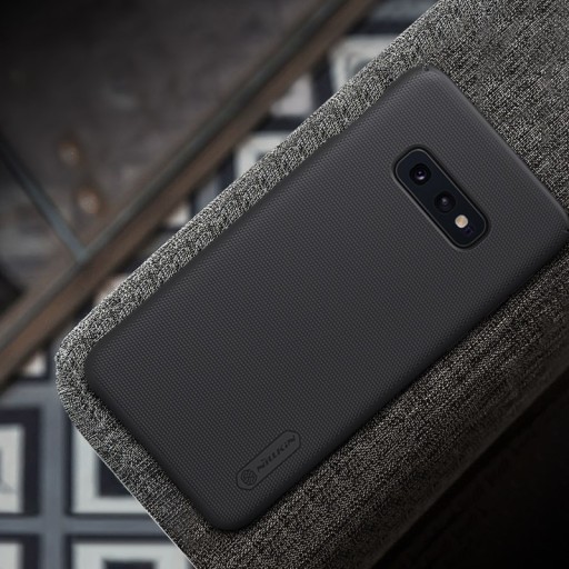 Чехол Nillkin Frosted Shield для Samsung Galaxy S10e (черный)