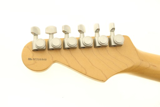 Fender Stratocaster Plus deluxe 1997 Sunburst — профессиональный инструмент 27-летней давности