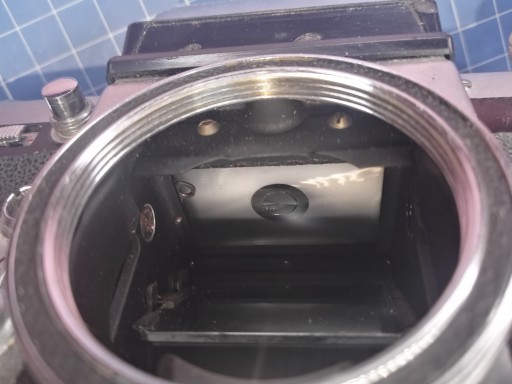корпус старого фотоаппарата SLR EDIXA WIRGIN