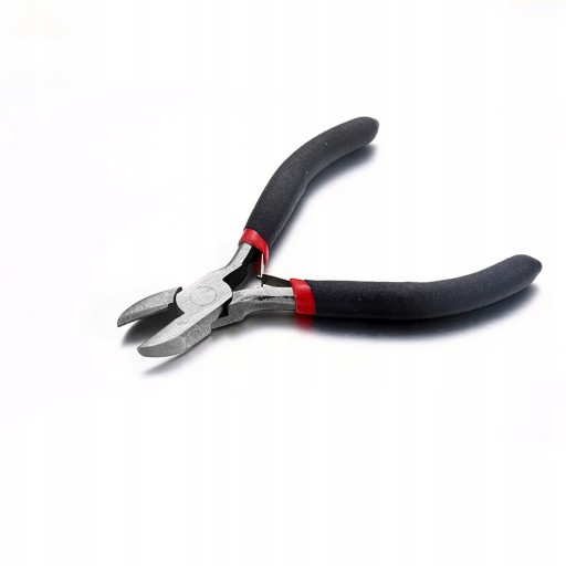 Multi-functional set of pointed pliers