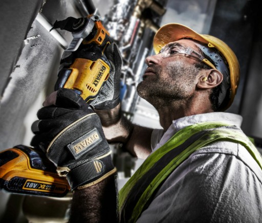 Многофункциональный инструмент DeWALT DCS355P2 2X5AH 18 В