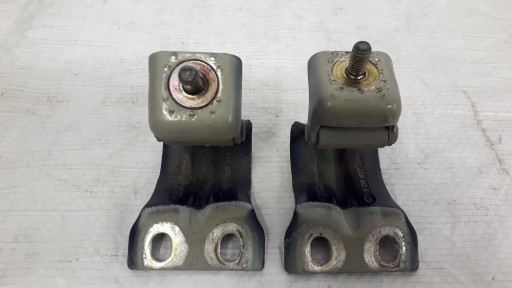 ПЕТЛЯ КРЫШКИ БАГАЖНИКА AUDI A3 8L 8D9827299