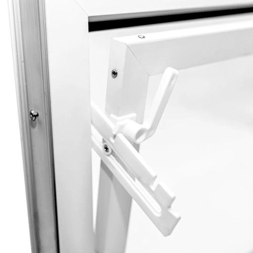 Okno PCV Inwentarskie Gospodarcze Okno na wymiar do piwnic 900X700mm Białe
