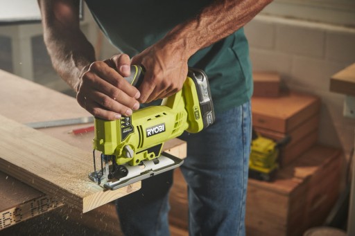 АККУМУЛЯТОРНЫЙ ЛОББИК RYOBI R18JS + ПОЛОТИЯ