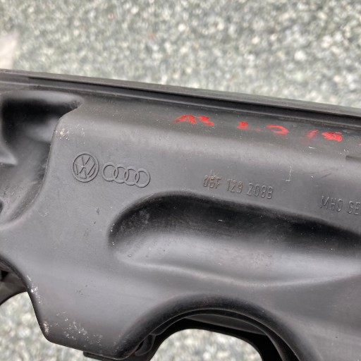 A3 2.0 FSI AXW 150KM КРЫШКА РЕЗОНОРА 06F129208B