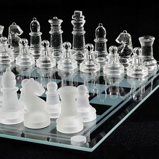 Элегантные стеклянные наборы шахмат и стеклянная настольная игра