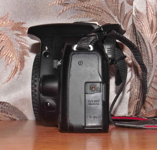 Корпус зеркальной камеры Canon 500D + объектив 18-55 ДОПОЛНИТЕЛЬНАЯ ЦЕНА!!!