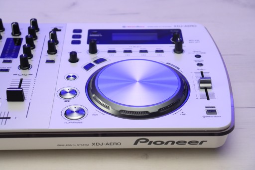 USB-контроллер Wi-Fi Pioneer XDJ AERO