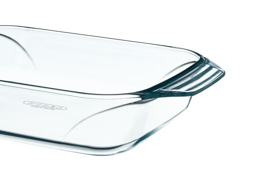 Жаростойкая форма PYREX для запекания лазаньи.