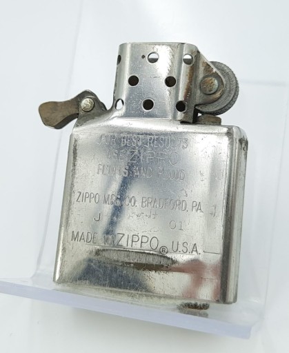 Старая бензиновая зажигалка Zippo, коллекция 2001 г.