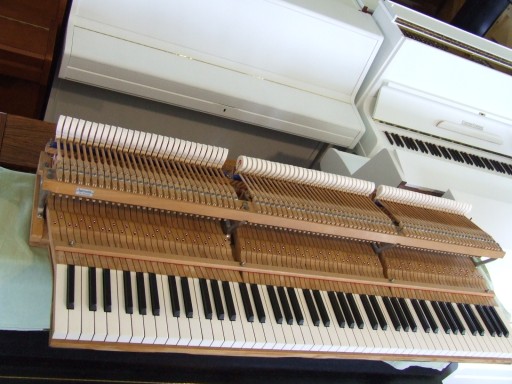 Fortepian Grotrian Steinweg 140 cm, biały