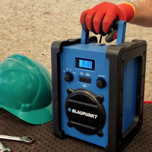 СТРОИТЕЛЬНАЯ РАДИОБАТАРЕЯ ПОРТАТИВНЫЙ ГРОМКОГОВОРИТЕЛЬ PLL/BT/AUX BLAUPUNKT PP30