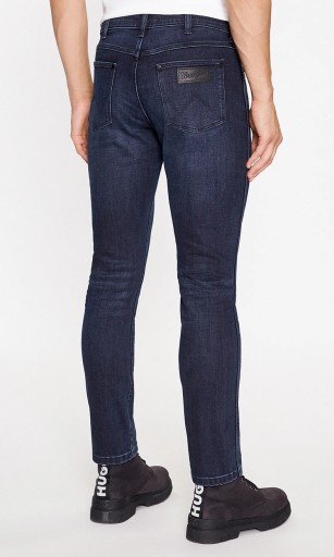 Wrangler LARSTON SLIM TAPERED Dusky Night BRUSHED 365 WARM W32 L34