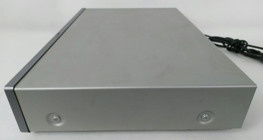 NAD C422 - AM/FM-тюнер