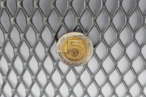 РАСШИРЕННАЯ ТЯЖЕННАЯ СЕТКА 20 X 10 X 2 X 1 - ИЗГОТОВЛЕНО ПО РАЗМЕРУ