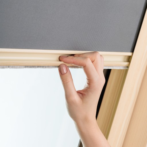 Рулонная штора Blackout 134x98 для окон Fakro Velux