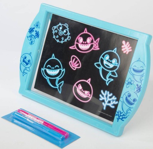 Описание Baby Shark Интерактивный Glowpad